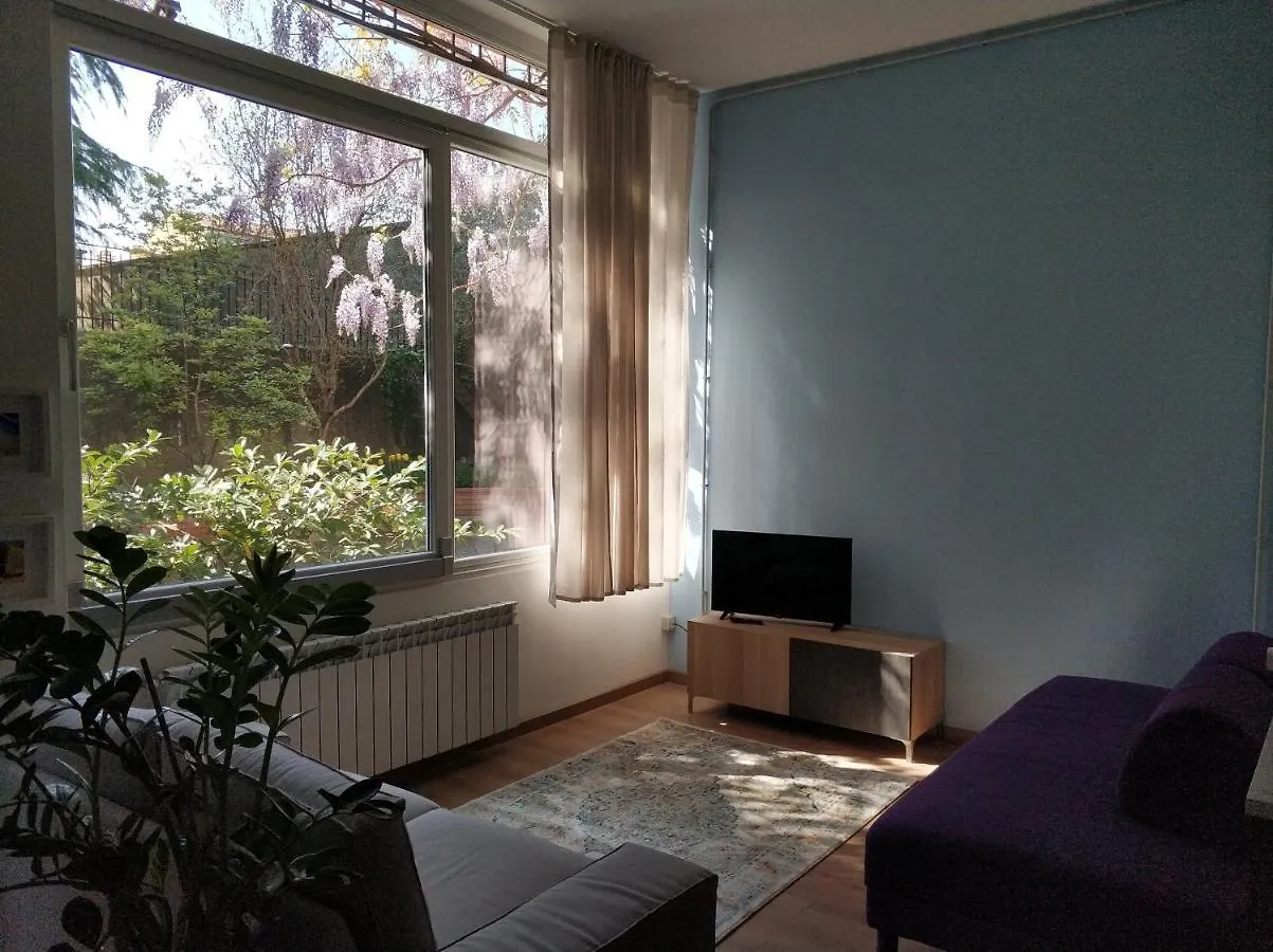 Apartment Ferienwohnung Loft Sottolalbero Mailand Italien