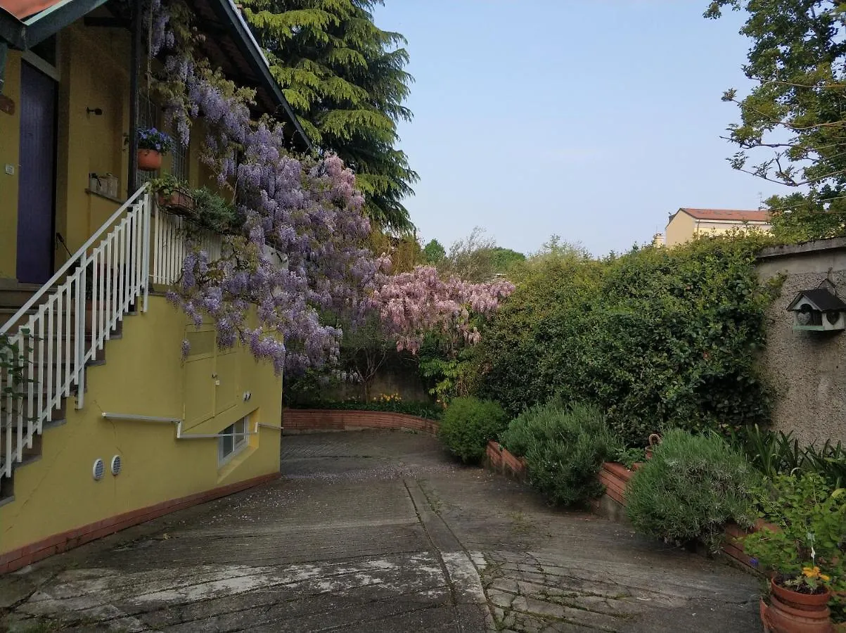 Apartment Ferienwohnung Loft Sottolalbero Mailand Italien
